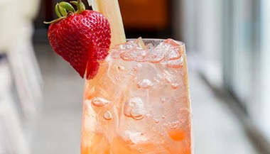 strawberry spritzer in glass